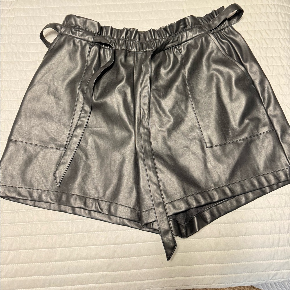 Women’s leather shorts size XL